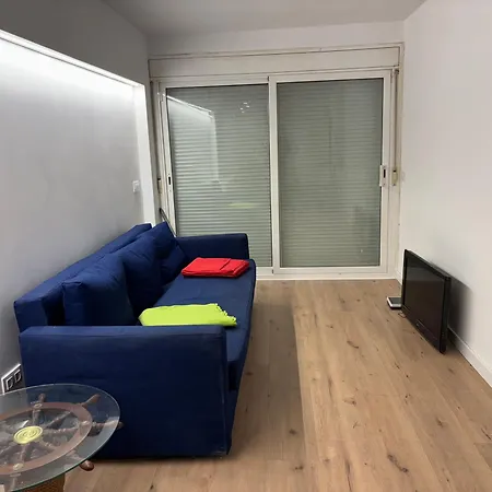 A Dos Minuts Del Mar