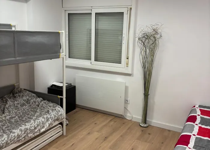 A Dos Minuts Del Mar *