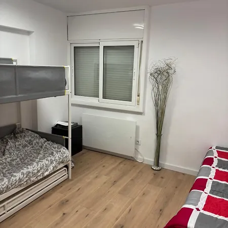 A Dos Minuts Del Mar *